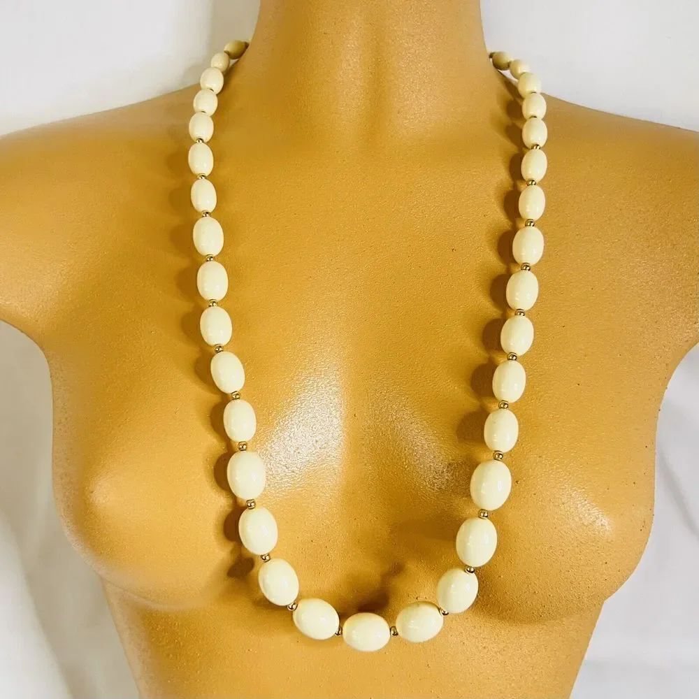 Vintage Monet Necklace Lucite Off White Gold Beaded Beads Gold Clasp  28” 1211